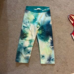 Nike Pro capri leggings